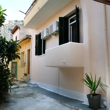 Cozy Apartment In Nafplio Old Town Exterior photo