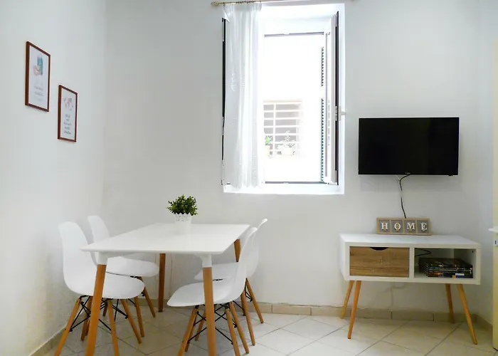 Cozy Apartment In Nafplio Old Town